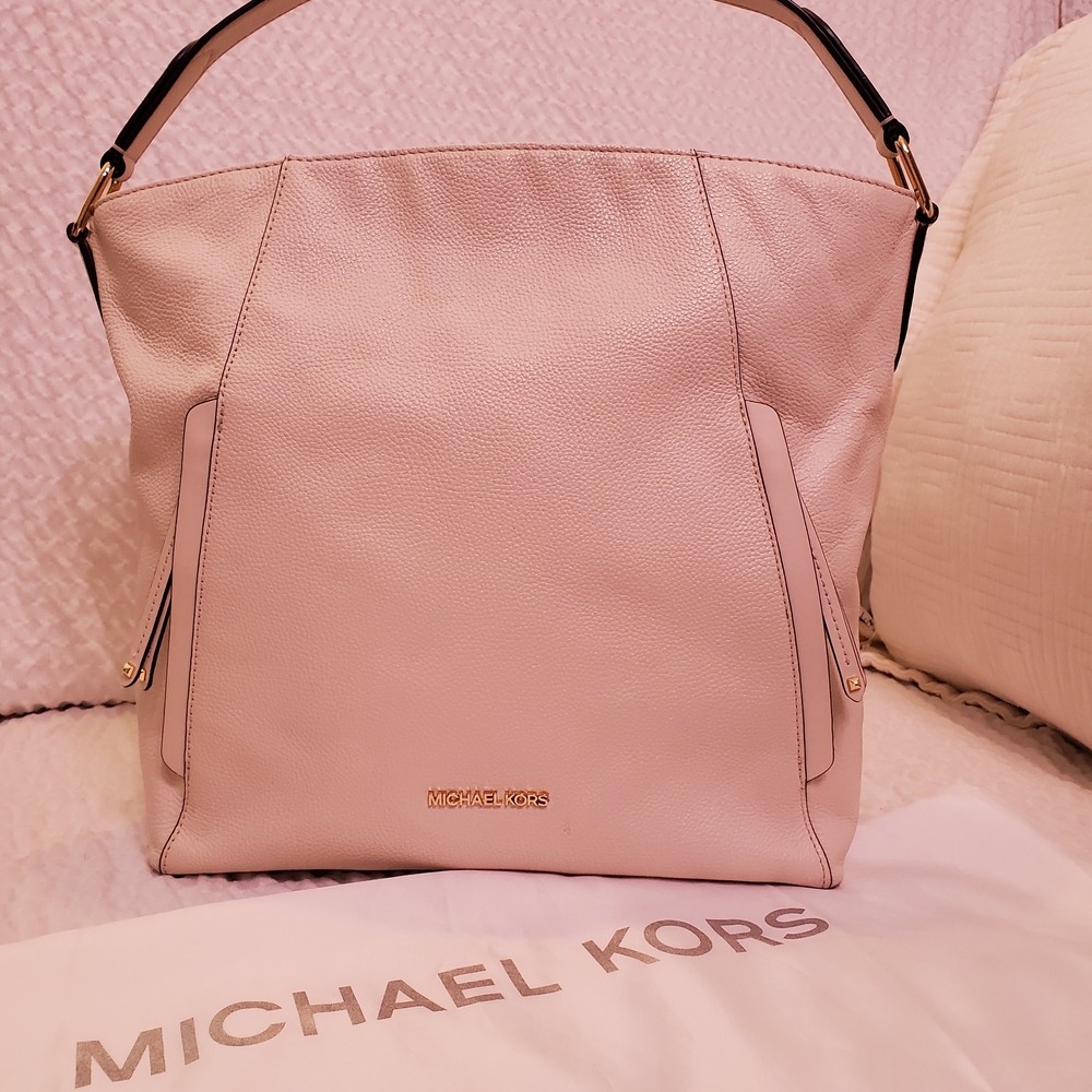 Michael Kors  EVIE Large Hobo Shoulder Bag in Light Cream